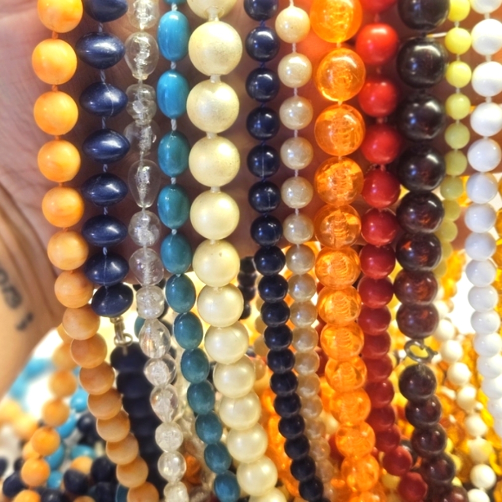 14 Vintage Acrylic Beaded Necklaces - Picture 2 of 6